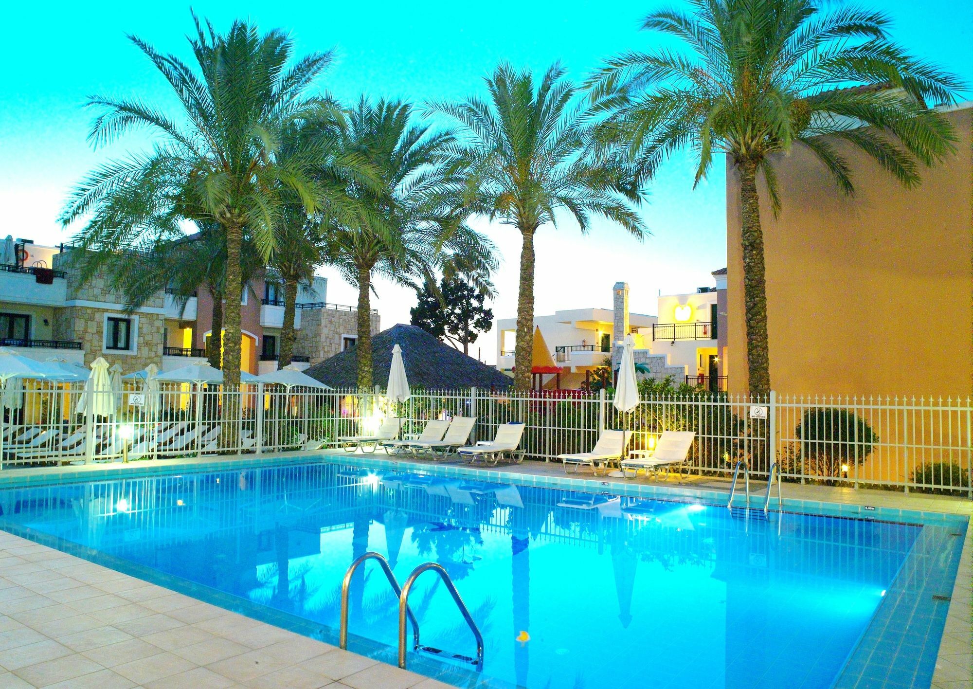 Kallitsakis Beach Platanias  Luaran gambar